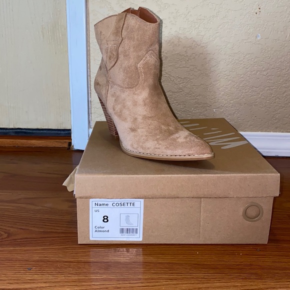 Women’s boots - Picture 1 of 2